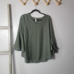 NWOT ZENANA OUTFITTERS WOMEN'S GREEN BLOUSE SIZE LARGE